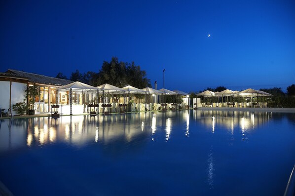 Seasonal outdoor pool, open 9:30 AM to 7:00 PM, sun loungers - Hotel Valle Di Mare Country Resort (Syracuse)