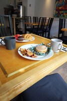 Desayuno continental incluido todos los días 