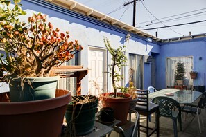 Standard Room, 1 Queen Bed | Terrace/patio