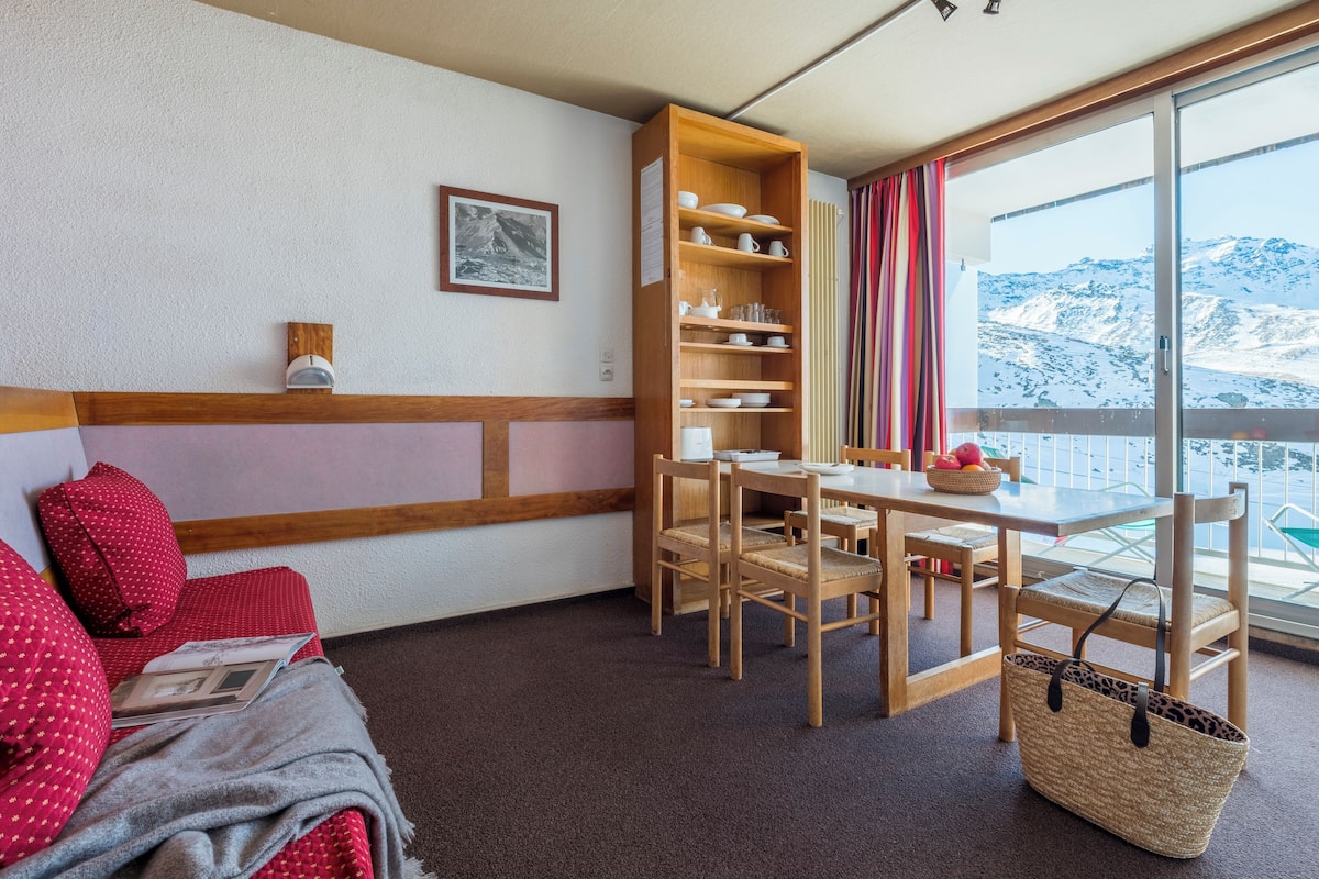 TV, peis, fotballspill og bordtennis