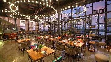 Aperto a colazione, pranzo e cena