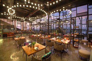 Breakfast, lunch and dinner served - Lemon Tree Premier, Jaipur (Jaipur)