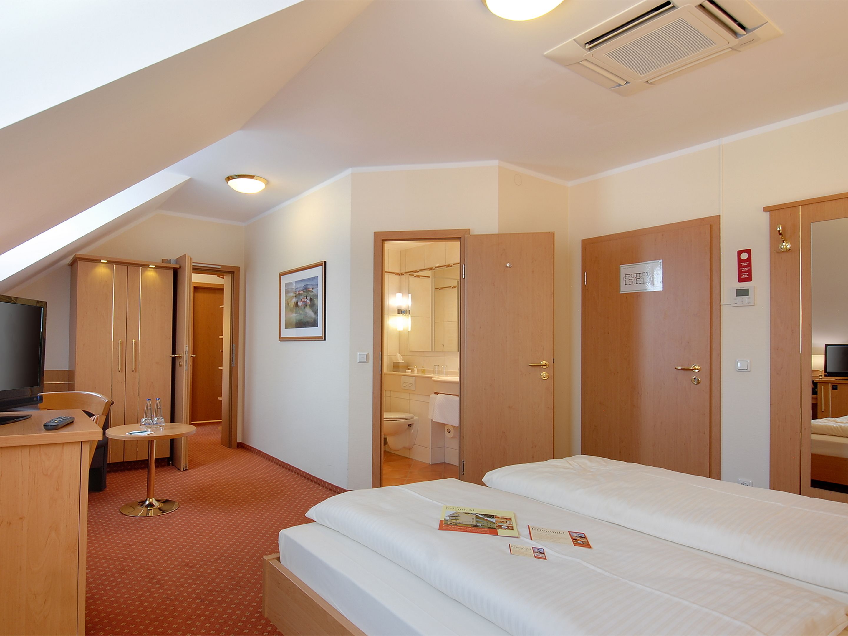 suite 302/303 - kriemhild | select comfort beds, minibar, desk, blackout curtains