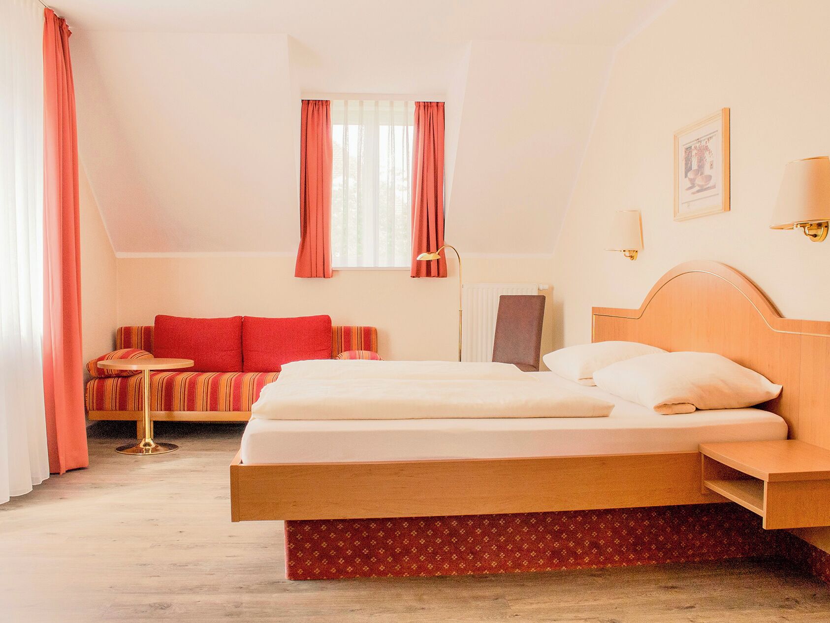 Select Comfort beds, minibar, desk, blackout curtains