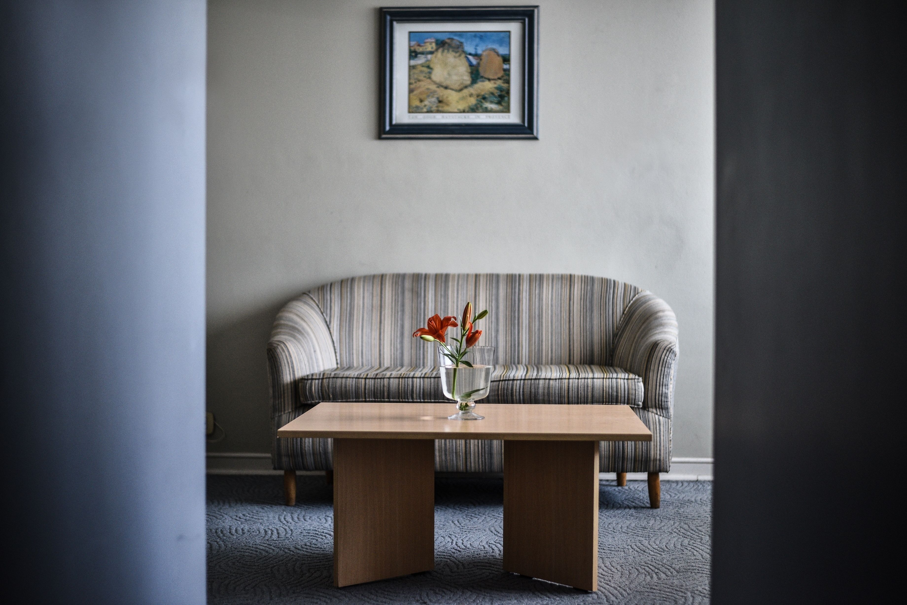 40-inch lcd tv with cable channels, tv, pay films