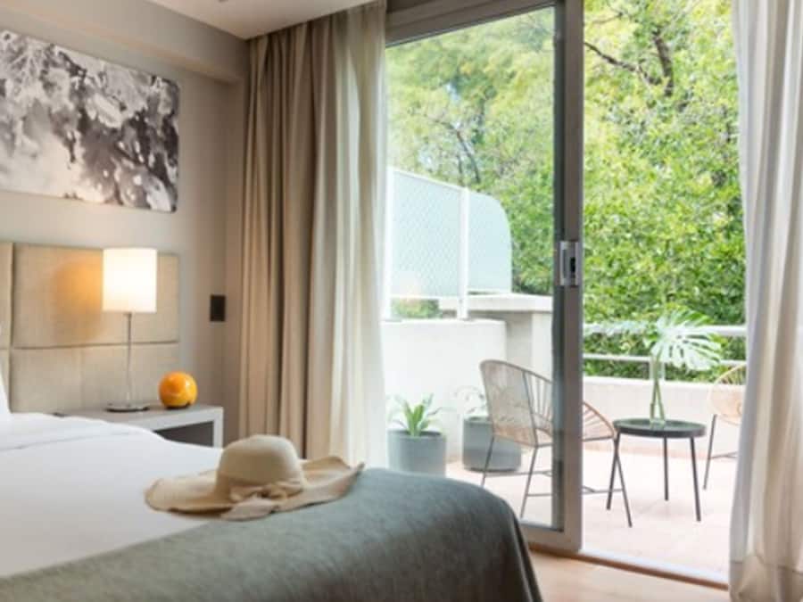 Executive Double Room | Premium bedding, down duvets, pillow-top beds, minibar