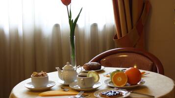 Desayuno bufé gratuito y diario