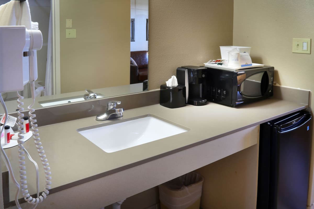 1 bedroom, premium bedding, desk, iron/ironing board