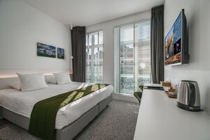 Quarto casal ou duplo standard | Cofres nos quartos, cortinas blackout, berços (sobretaxa)