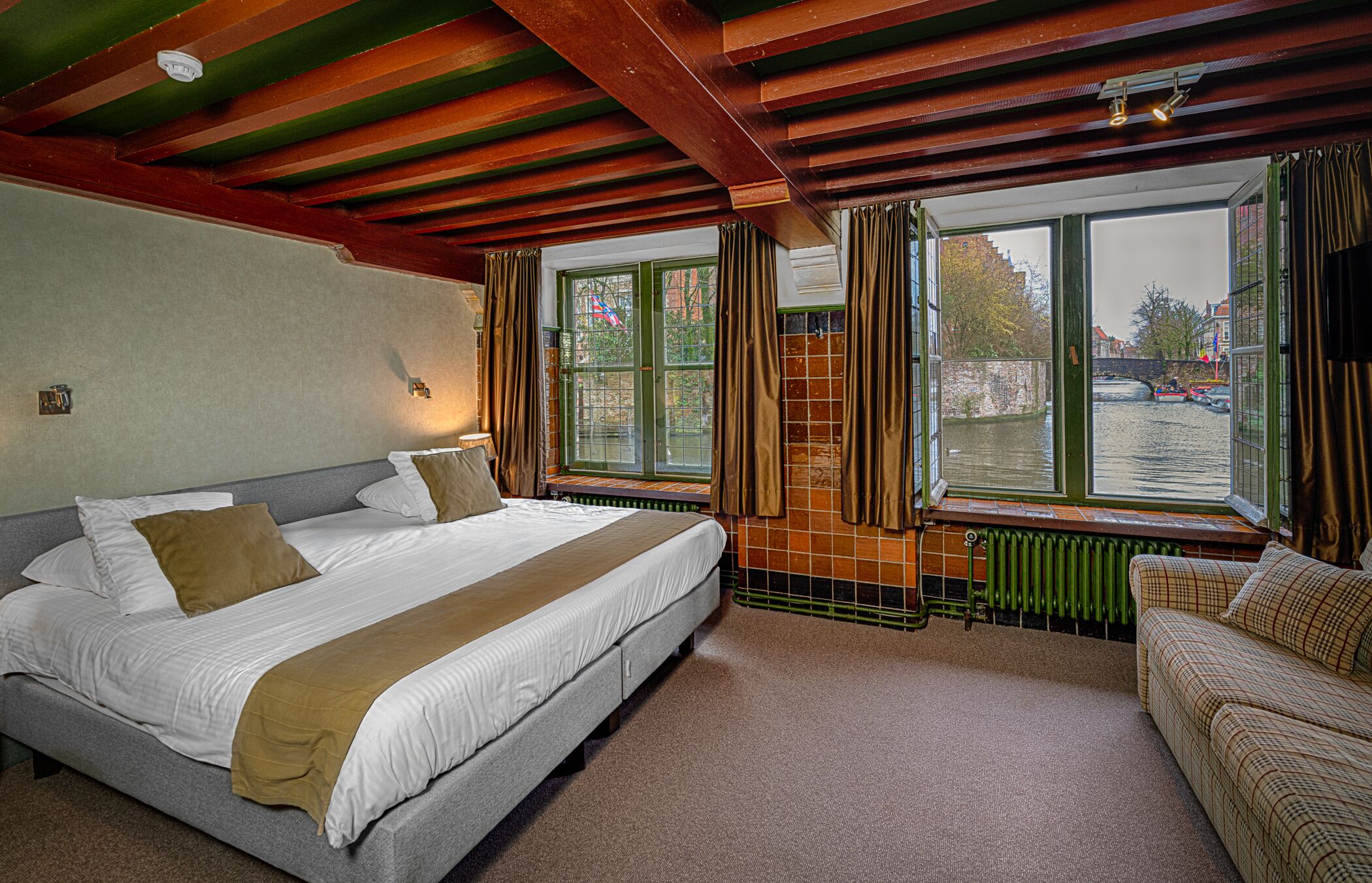 basic double or twin room, canal view | in-room safe, blackout curtains, cots/infant beds, free wifi