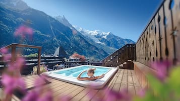 Sauna, hot tub, steam room, Turkish bath, body treatments