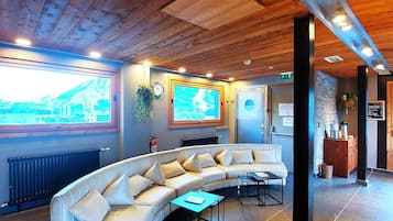 Sauna, tina de hidromasaje, baño de vapor y baño turco o hammam