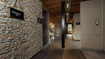 Sauna, poreallas, höyrysauna, turkkilainen sauna, vartalohoitoja