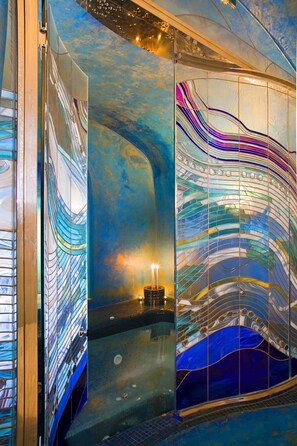 奢华别墅, 海景 | 浴室 | 独立的浴缸和淋浴、按摩浴缸、吹风机、浴袍