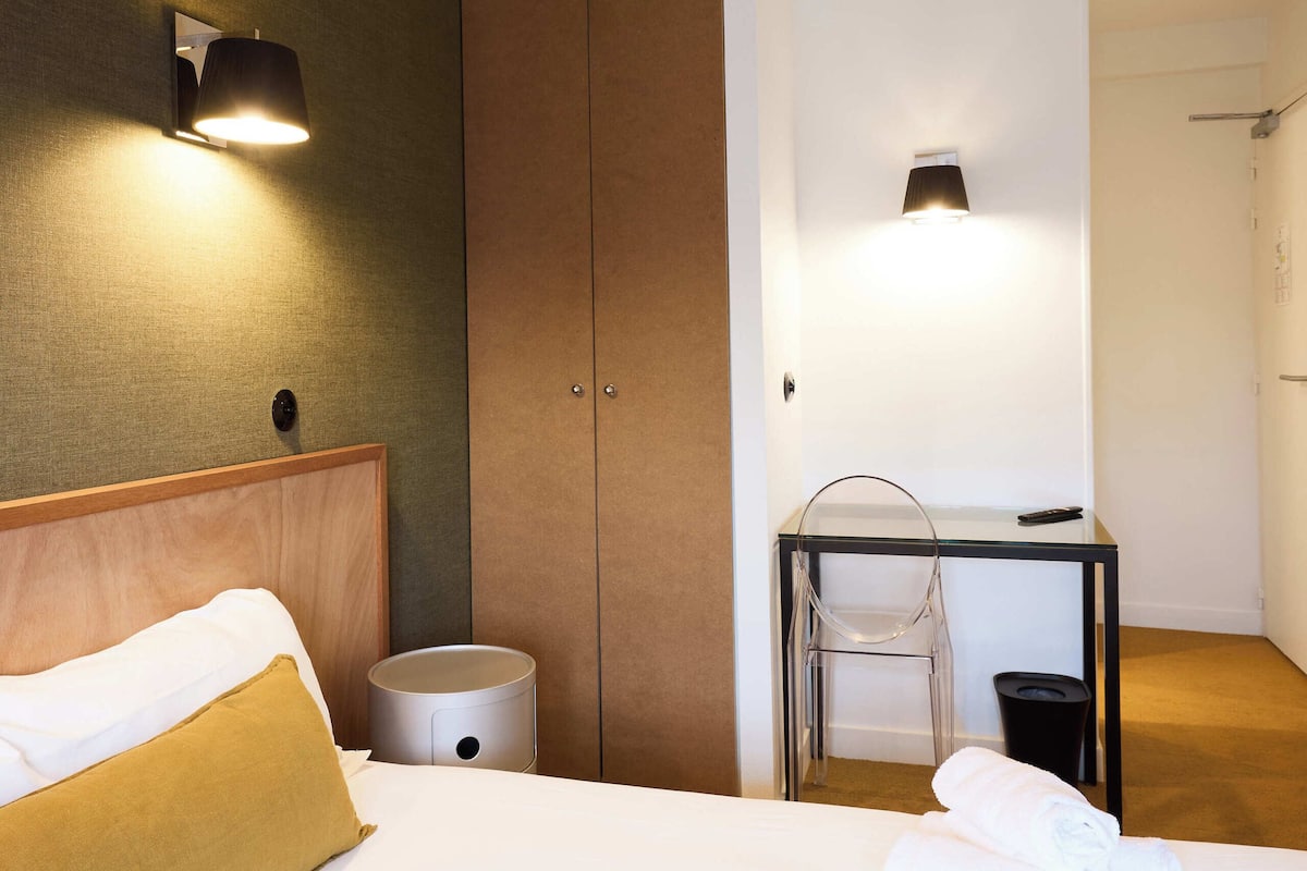 Classic Room | Premium bedding, desk, laptop workspace, blackout drapes