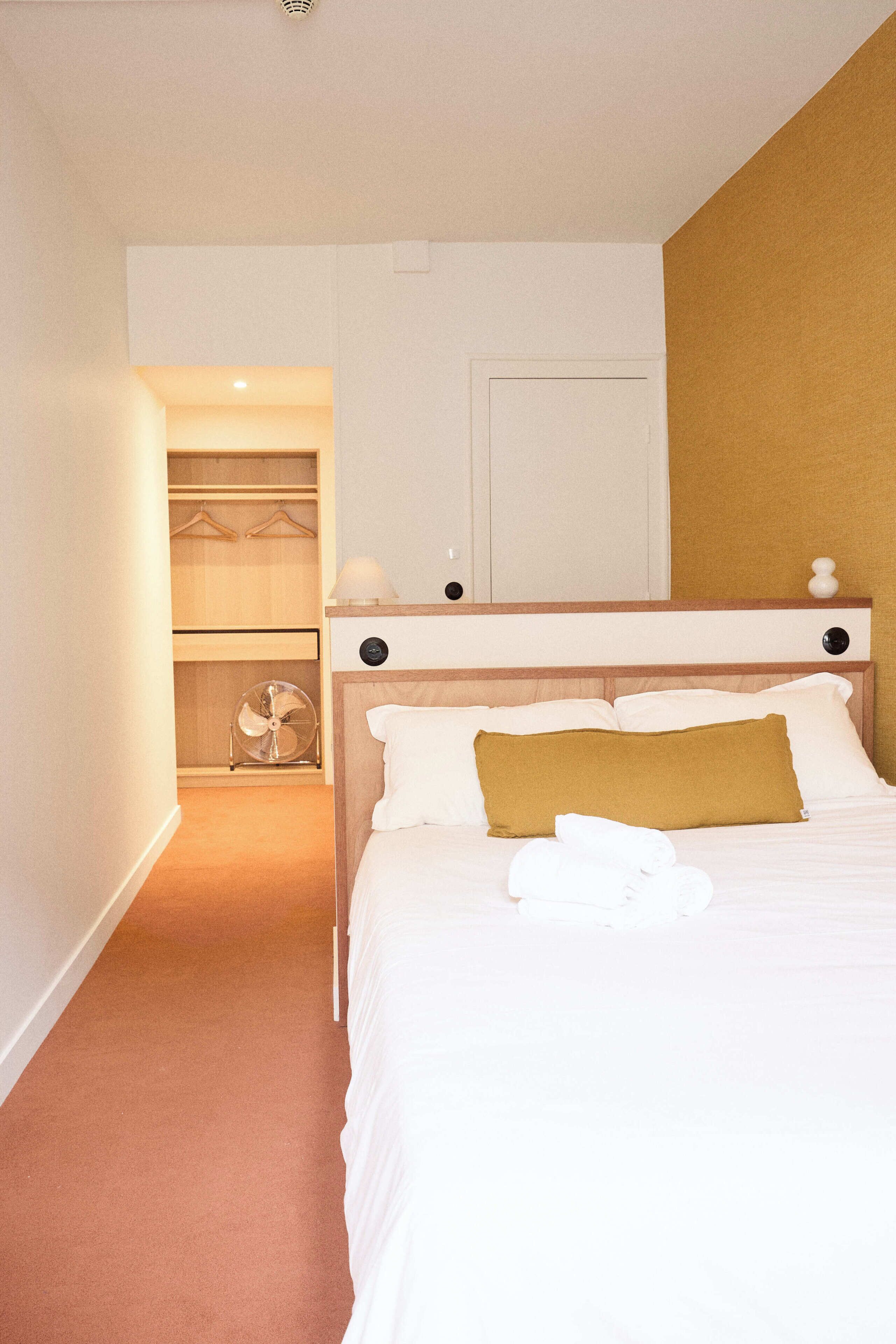 Chambre Simple Supérieure | Literie de qualité supérieure, bureau