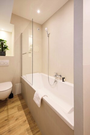 Superior Double Room | Bathroom - Hotel Henri IV (La Rochelle)