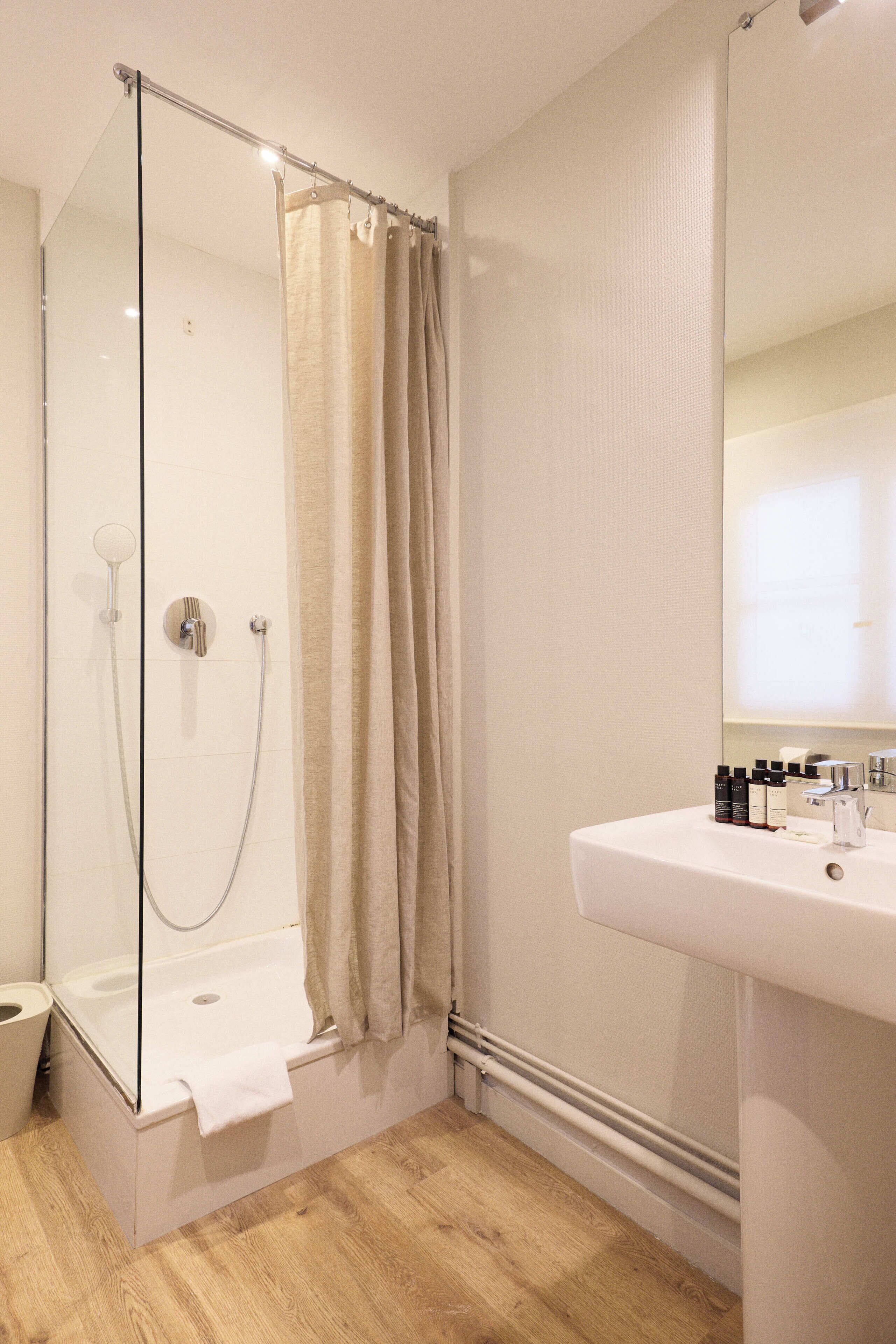 Photo - Hotel Henri IV
