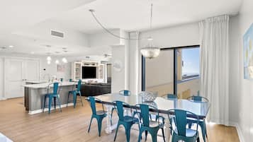 Apartamento (Four bedroom Gulf View) | Individualmente decorados, individualmente mobiliados