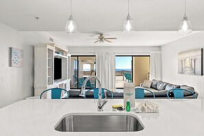 아파트 (Four bedroom Gulf View) | 각각 다른 스타일의 인테리어, 각각 다르게 가구 비치, 다리미/다리미판, 무료 WiFi