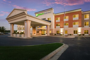 Exterior - Holiday Inn Express Hotel & Suites Jasper by IHG (Jasper)