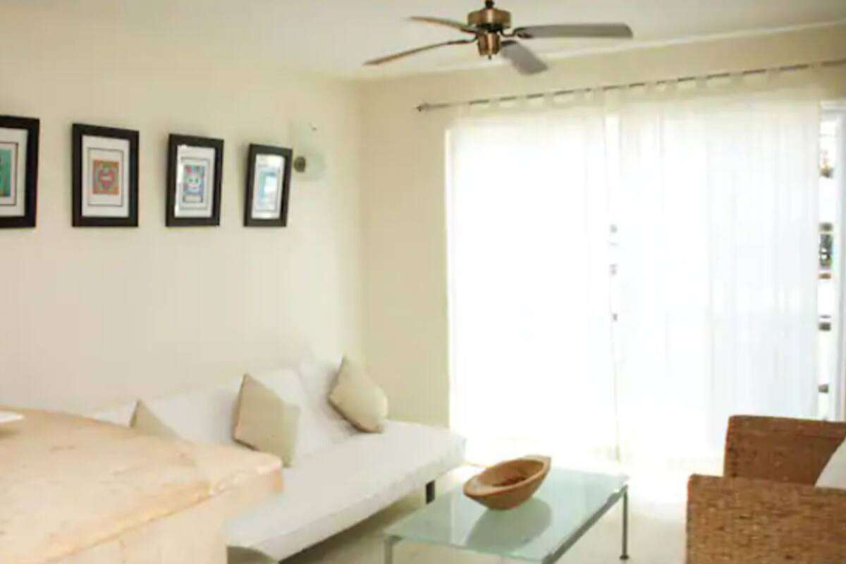Master Suite Ocean View with Kitchenette up to 6 pax | 客廳