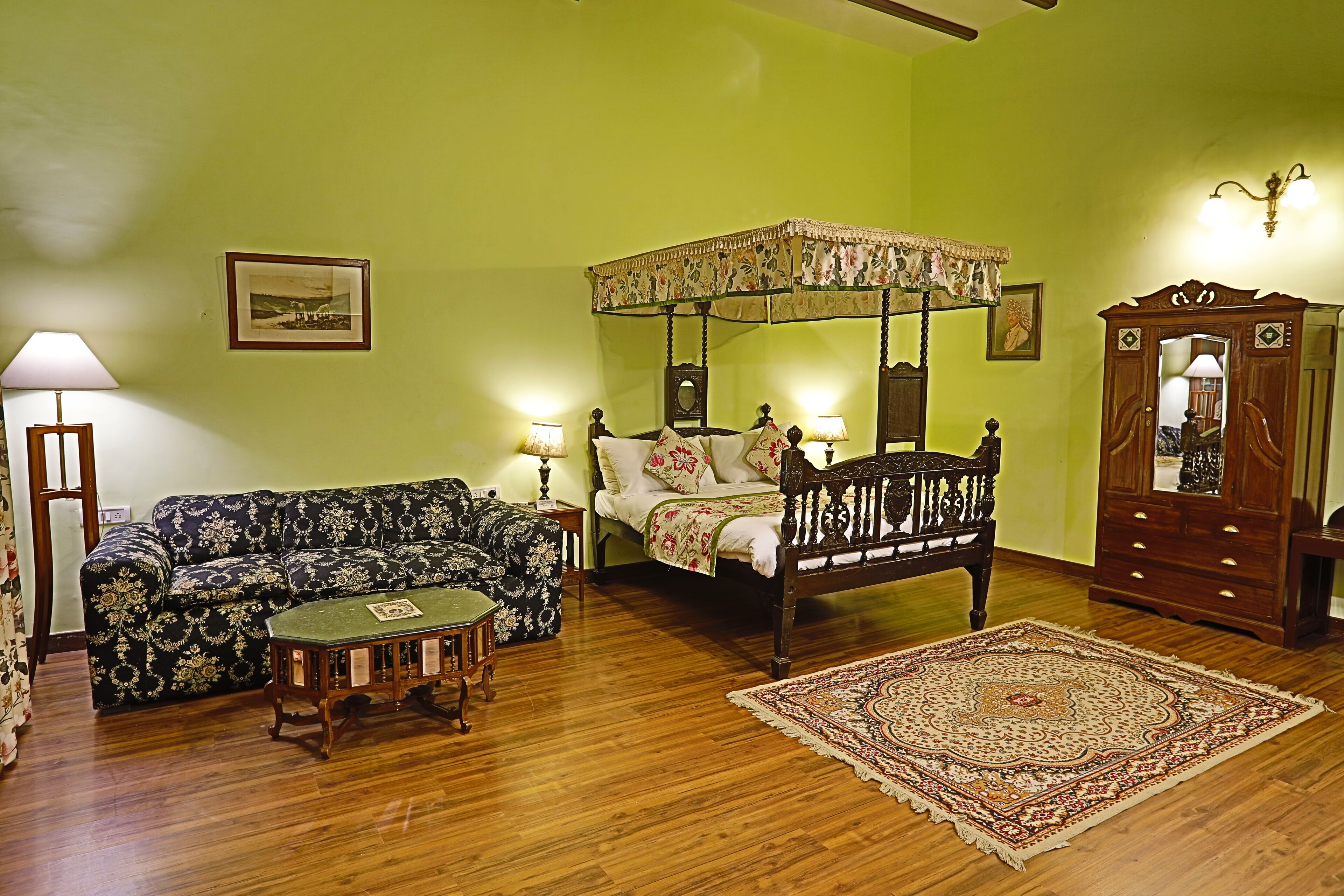 royal room, 1 queen bed | 1 bedroom, egyptian cotton sheets, premium bedding, pillow-top beds