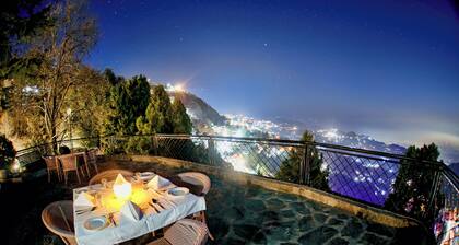 WelcomHeritage Kasmanda Palace