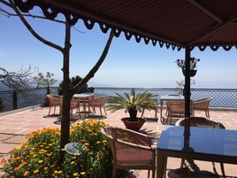 Se sirven desayunos, almuerzos y cenas