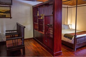 Suite Premier | Biancheria da letto di alta qualità, minibar, una cassaforte in camera