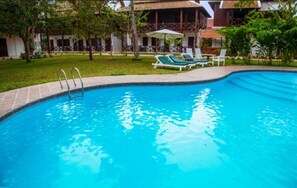 Outdoor pool - Chitchareune Mouangluang Hotel (Luang Prabang)