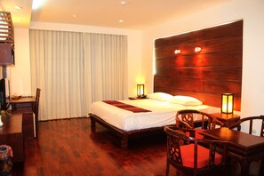 Deluxe-Doppelzimmer | Hochwertige Bettwaren, Minibar, Zimmersafe, individuell dekoriert