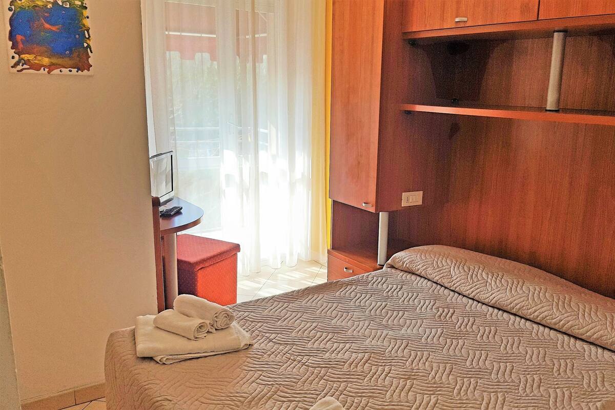 Down comforters, desk, free WiFi