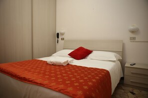 Premium bedding, in-room safe, desk, blackout curtains - New Hotel Jolie (Rimini)