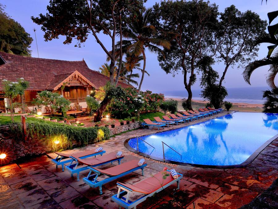 Outdoor pool, pool umbrellas