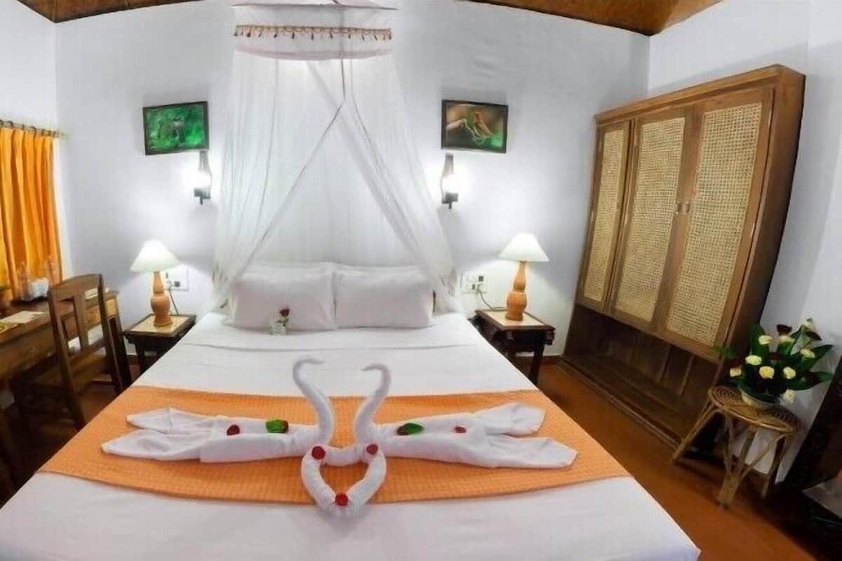 Hypo-allergenic bedding, pillow-top beds, in-room safe