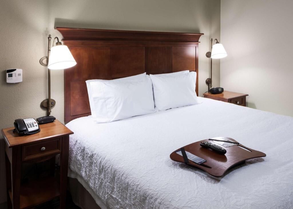 Premium bedding, in-room safe, desk, laptop workspace