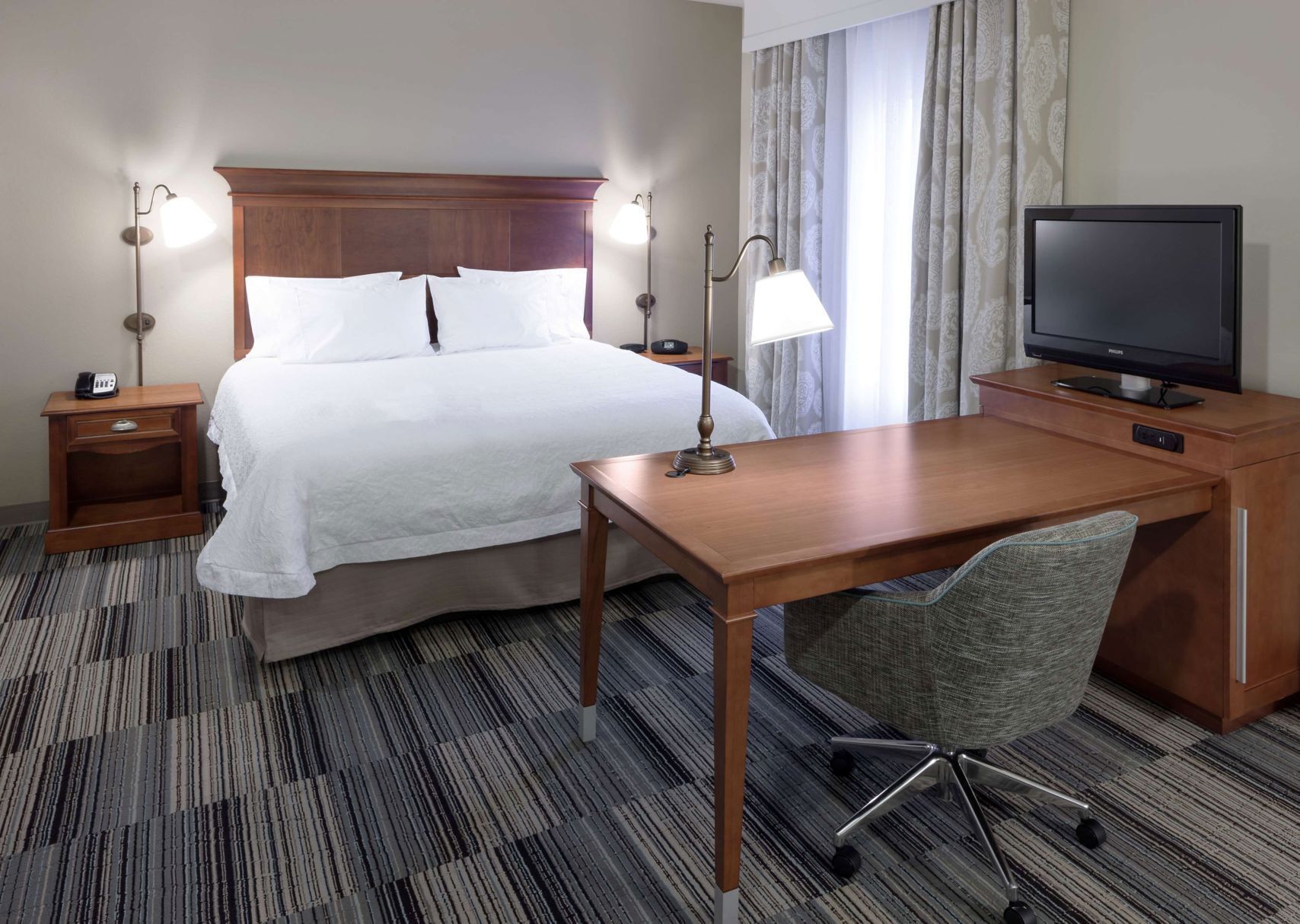 Premium bedding, in-room safe, desk, laptop workspace