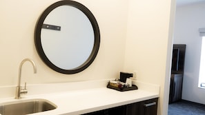 King Studio Suite W Sofabed | ミニバー
