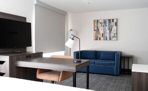 Premium bedding, desk, blackout drapes, iron/ironing board - Hampton Inn & Suites Seal Beach (Seal Beach)