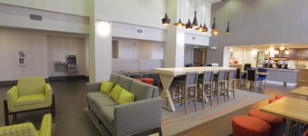 Hampton Inn & Suites Seal Beach