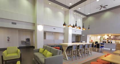 Hampton Inn & Suites Seal Beach