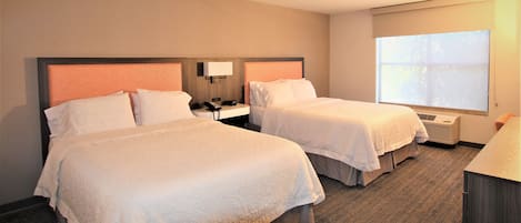 Ropa de cama de alta calidad, escritorio, cortinas opacas