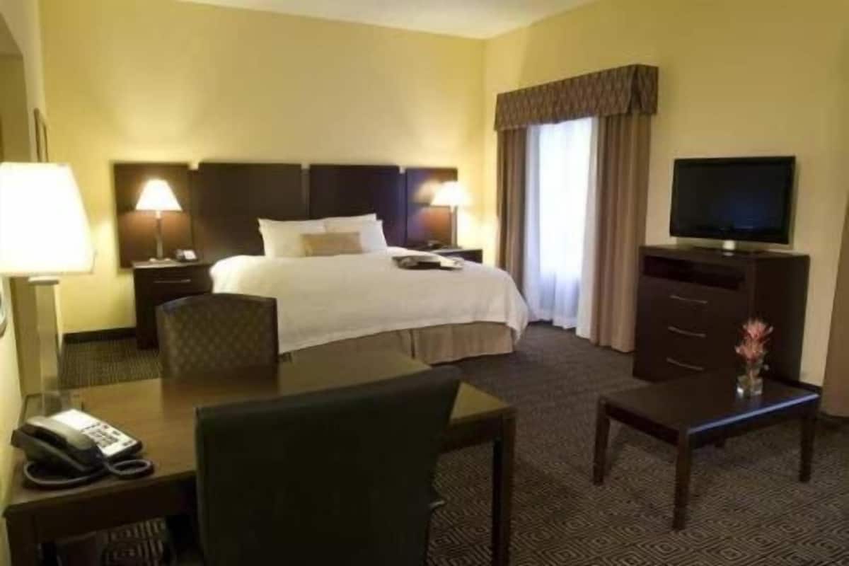 In-room safe, iron/ironing board, free WiFi, bed sheets