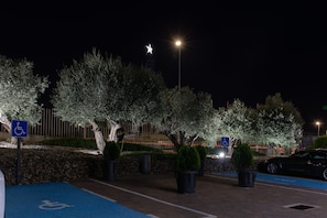 Parking accessible