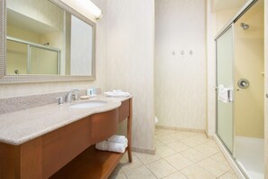 Free toiletries, hair dryer, towels, soap - Hampton Inn Santa Rosa (Santa Rosa)