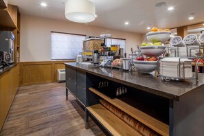 Free daily on-the-go breakfast - Comfort Suites El Paso Airport (El Paso)