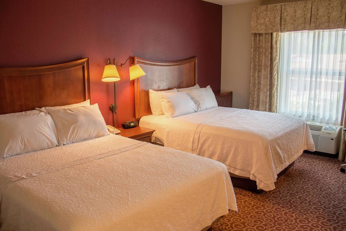 In-room safe, desk, iron/ironing board, free WiFi