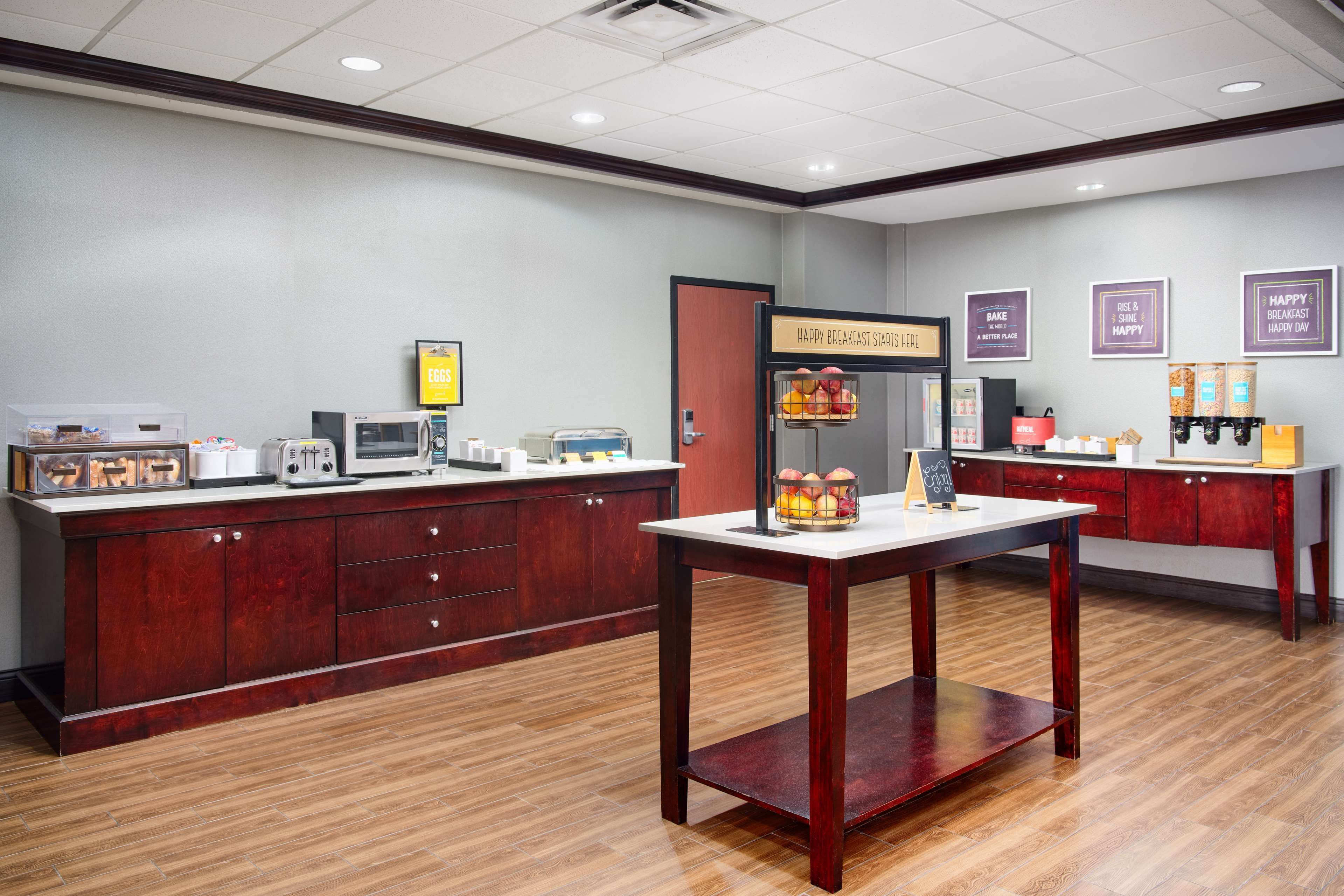 free daily continental breakfast