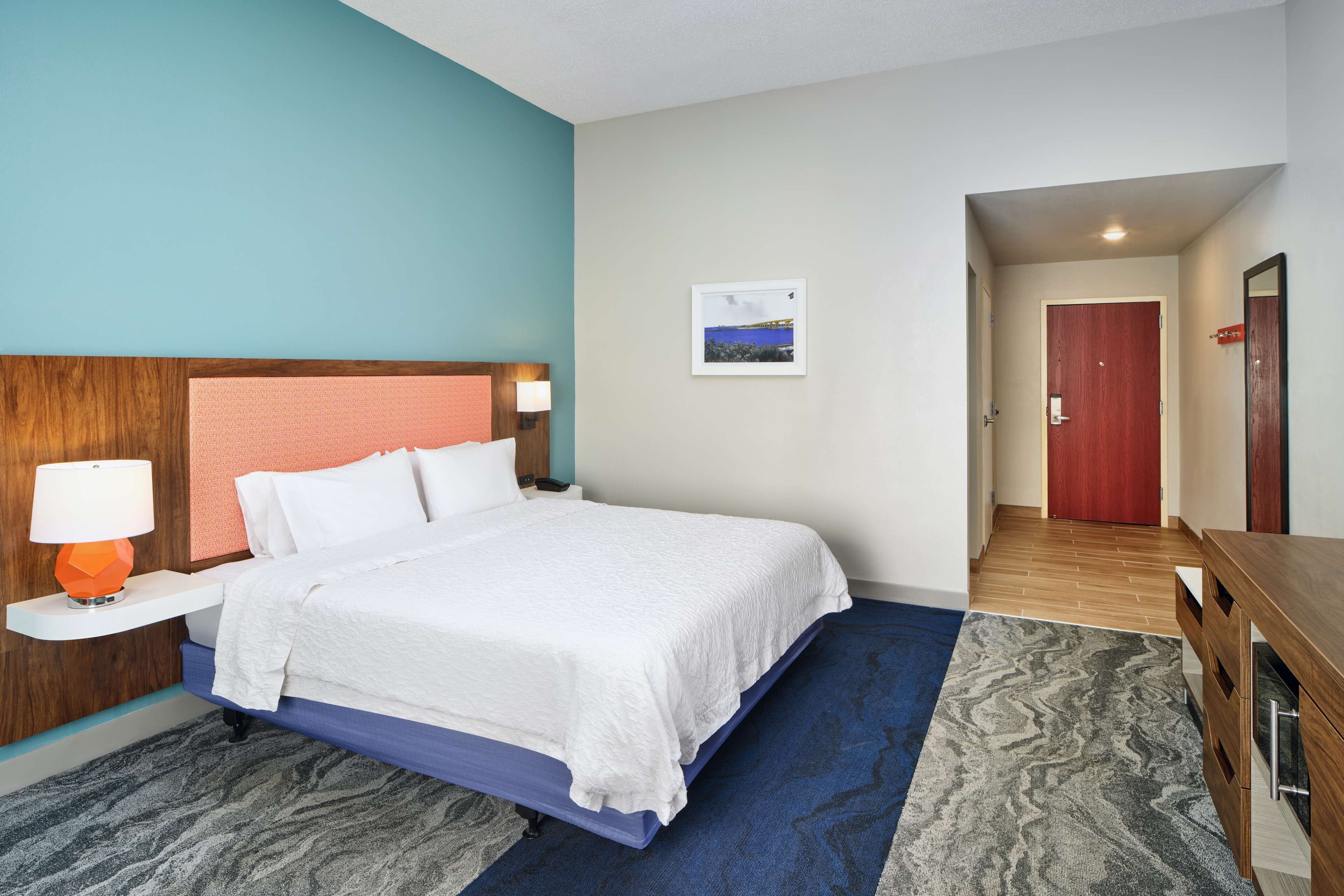 room, 1 king bed, accessible, non smoking (roll-in shower) | premium bedding, in-room safe, desk, iron/ironing board